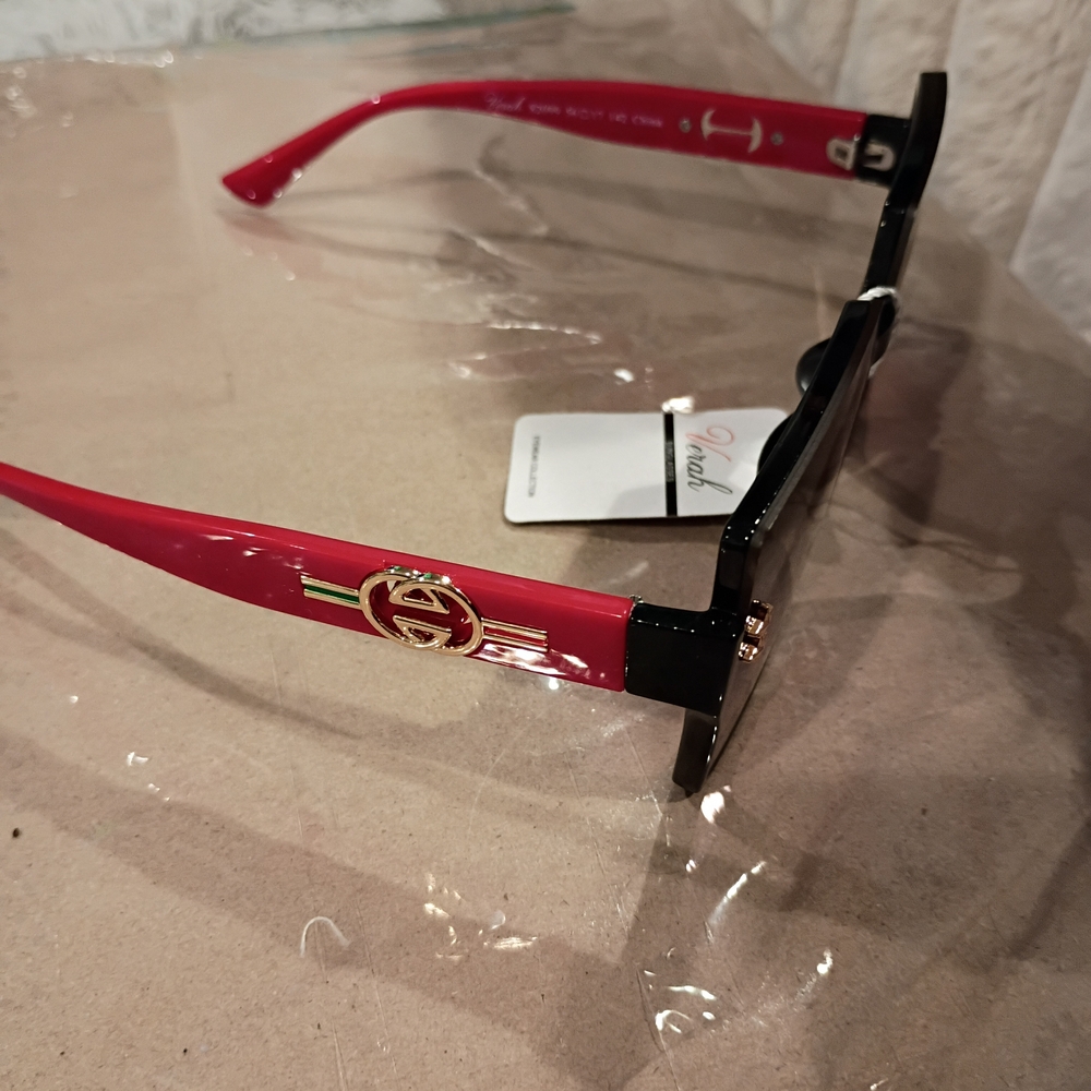 Red and Black Women's Glasses